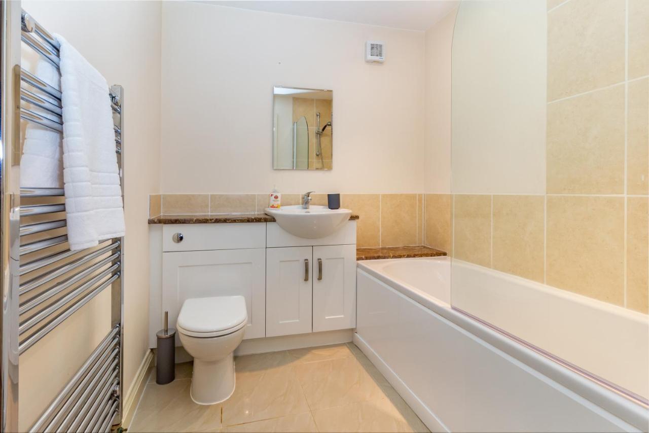 Host & Stay - Hillbrook House Apartment Great Malvern Bagian luar foto
