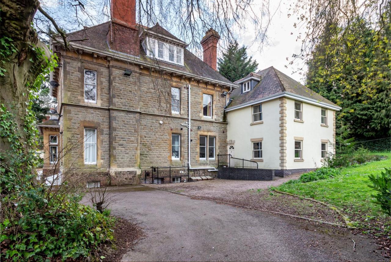 Host & Stay - Hillbrook House Apartment Great Malvern Bagian luar foto