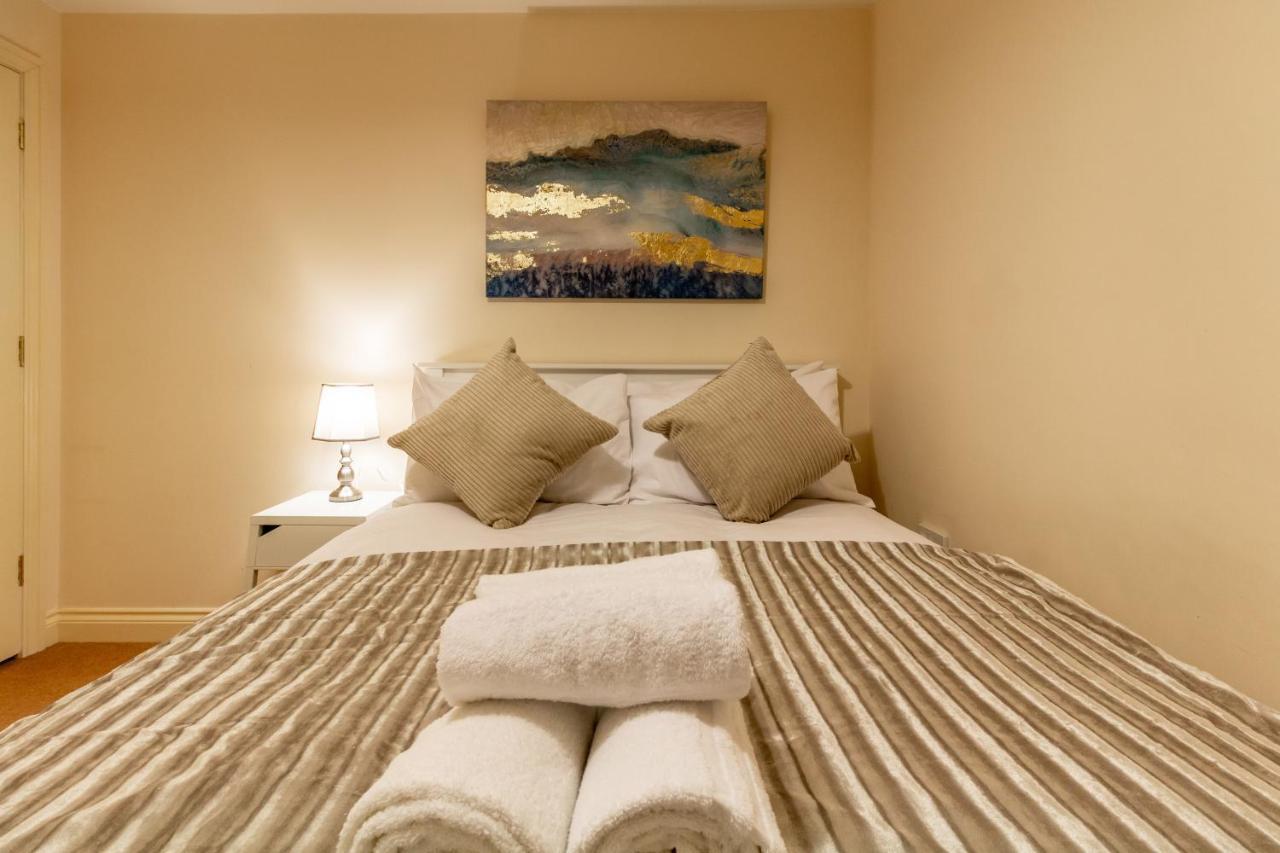 Host & Stay - Hillbrook House Apartment Great Malvern Bagian luar foto