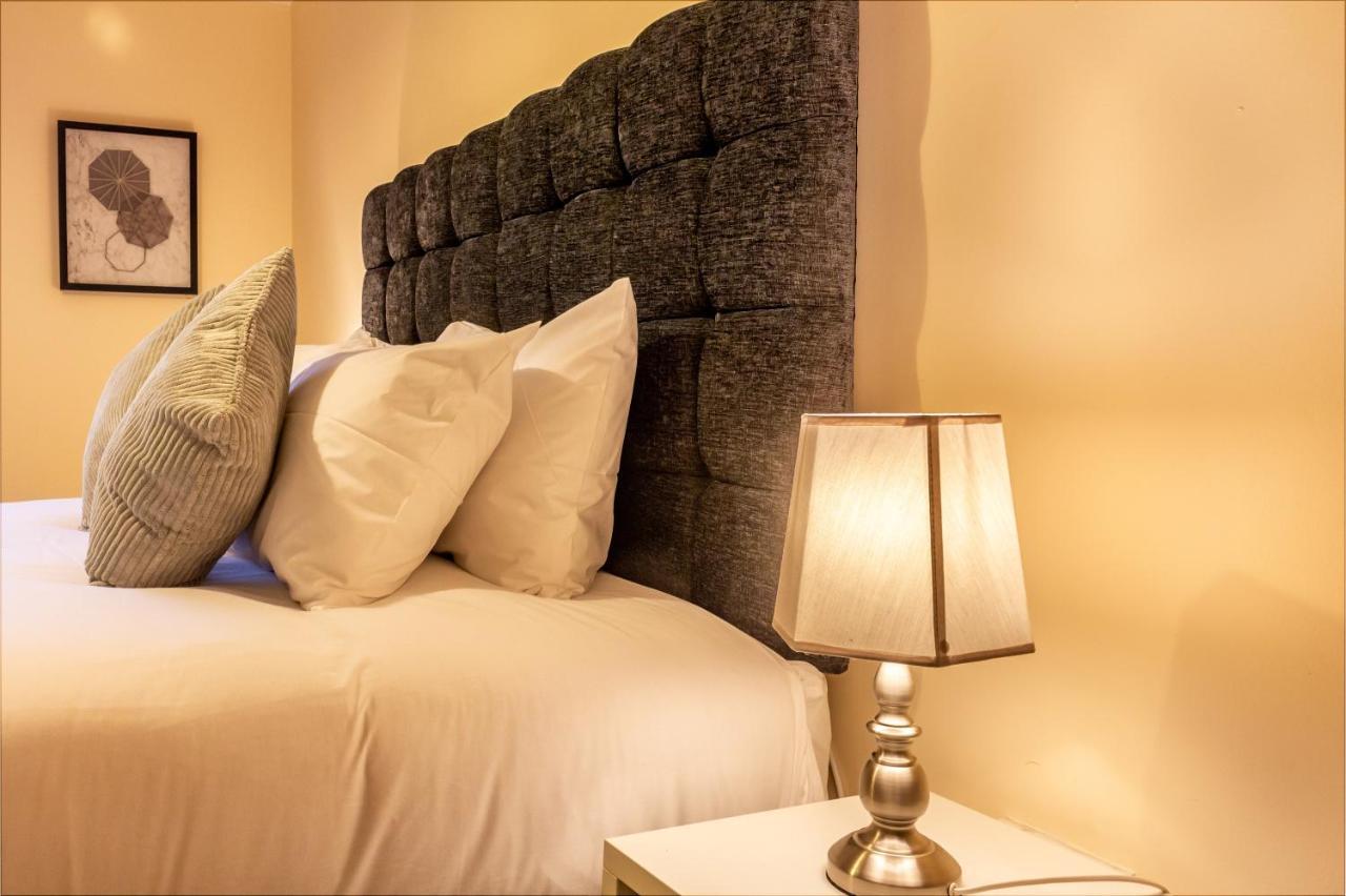 Host & Stay - Hillbrook House Apartment Great Malvern Bagian luar foto