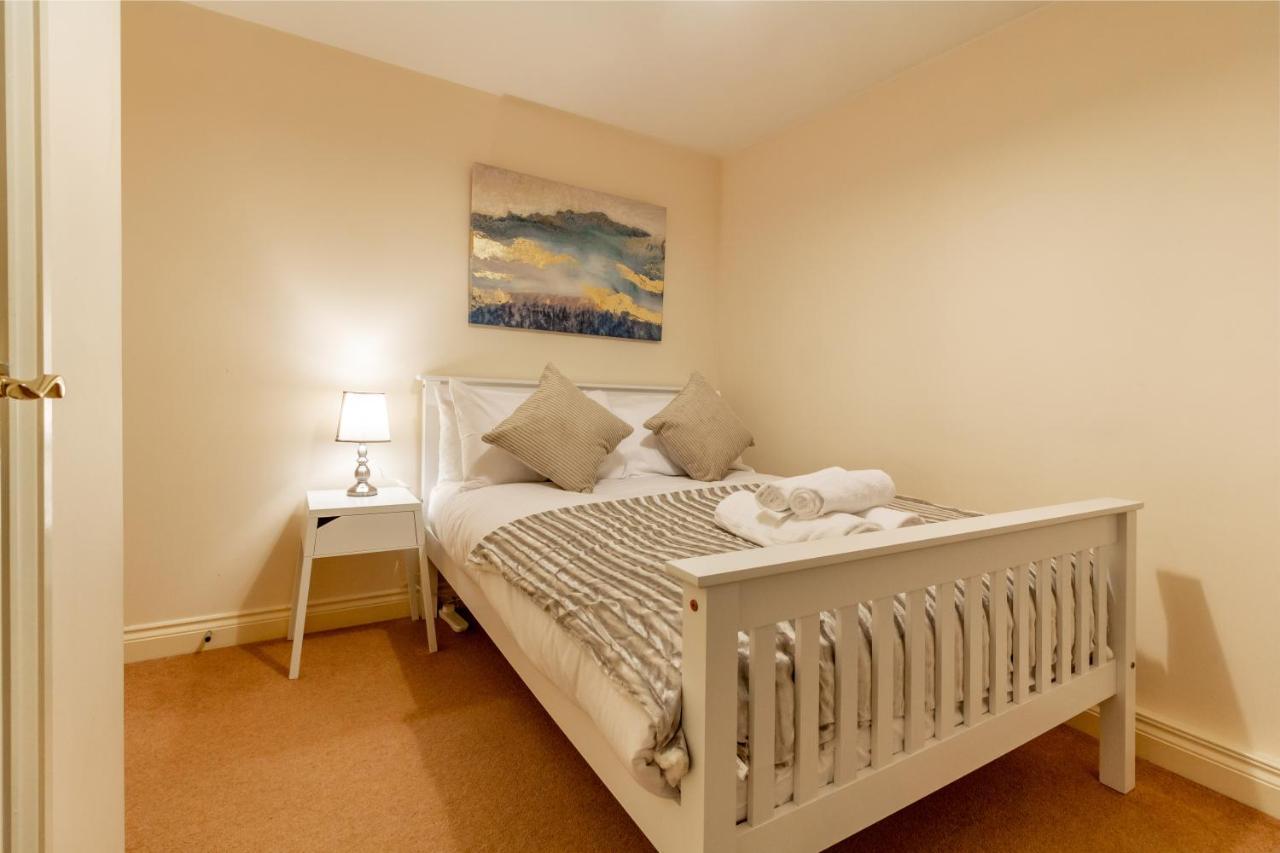 Host & Stay - Hillbrook House Apartment Great Malvern Bagian luar foto