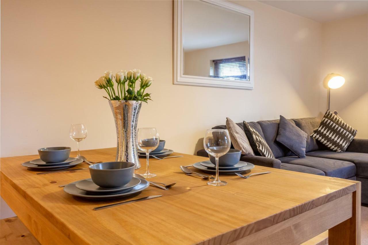 Host & Stay - Hillbrook House Apartment Great Malvern Bagian luar foto